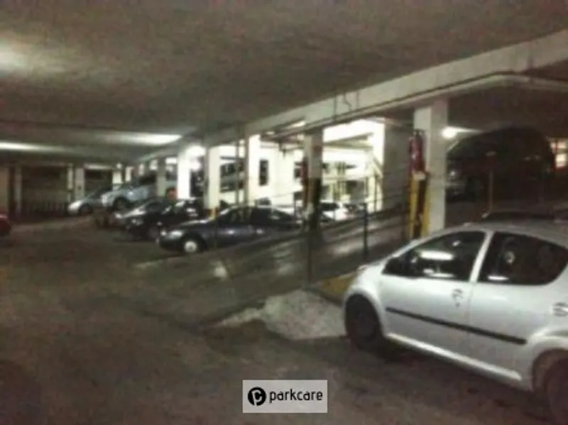 Scarpato Airport Parking Posti auto al coperto
