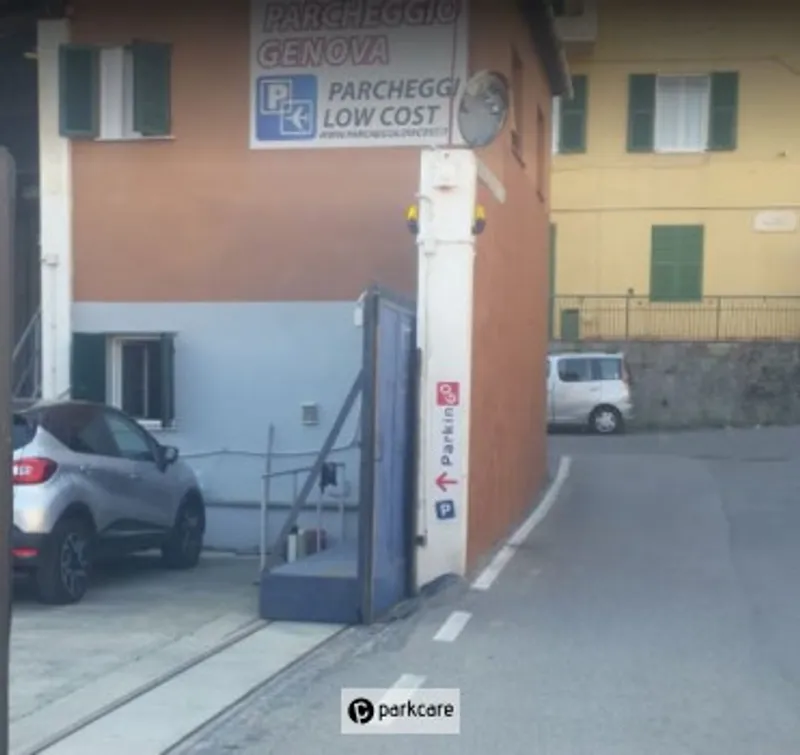 Ingresso clienti di Parcheggio Genova Service