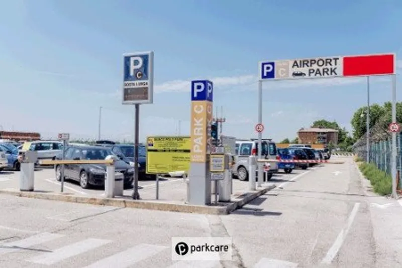 Parcheggio Park E Aeroporto Treviso foto 2